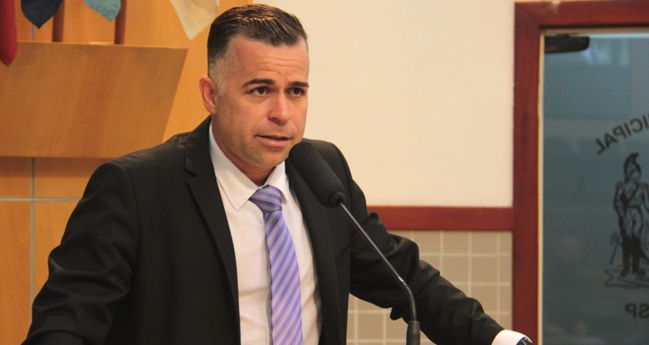 Luís Flávio quer medidas para evitar acidentes em ruas do Cidade Salvador
