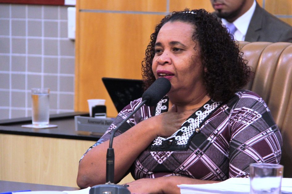 Lucimar quer informações sobre terreno entre os bairros Altos de Santana e Cecap