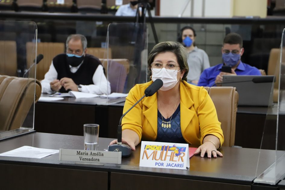 Maria Amélia pede isenção de taxa em Área Azul para idosos ou portadores de deficiência