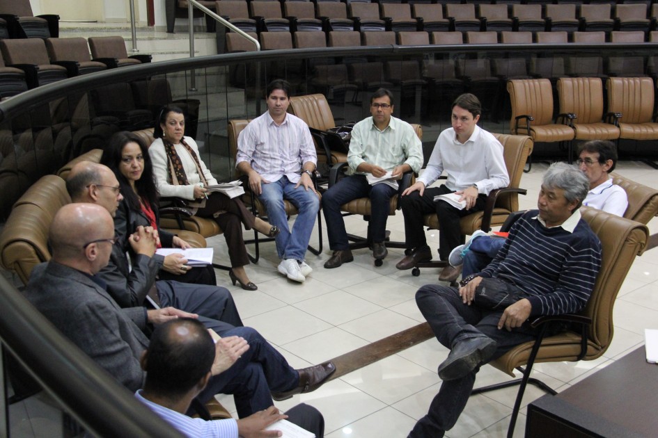 Secretário de Planejamento debate Lei de Uso do Solo com vereadores.