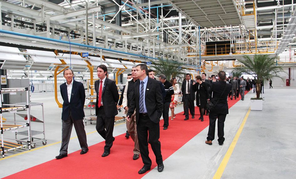 Vereadores de Jacareí participam de solenidade de inauguração da Chery