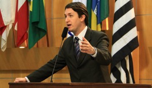 Edinho Guedes pede providências ao Governo do Estado para construção de creches em Jacareí