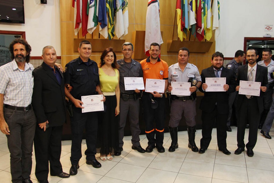 Profissionais da área de Segurança Pública recebem homenagens na Câmara