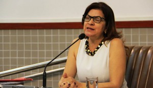 Rose Gaspar faz pedido para ampliação de agências da Caixa em Jacareí