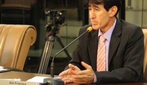 José Francisco pede revisão no projeto de lei que regulamenta terceirizações no Brasil