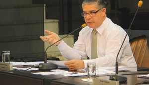 Fernando da Ótica Original questiona Prefeitura sobre contrato de concessão à empresa Hora Park
