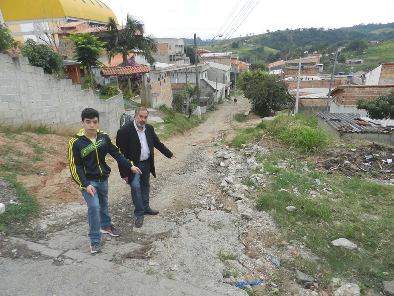 Valmir visita vias públicas do 1º de Maio e Chácaras Rurais Bela Vista II