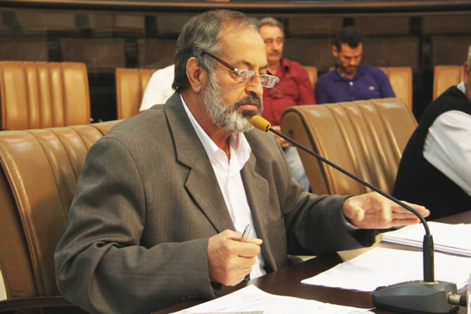 Vereador Valmir demanda melhorias em diversas regiões da cidade