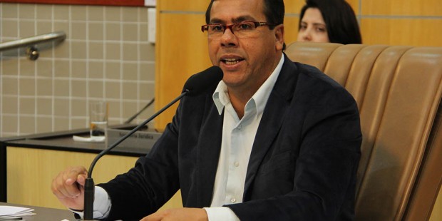 Arildo Batista indica melhorias viárias no Altos de Santana e Cidade Salvador