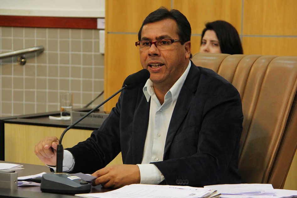 Arildo Batista indica melhorias viárias no Altos de Santana e Cidade Salvador