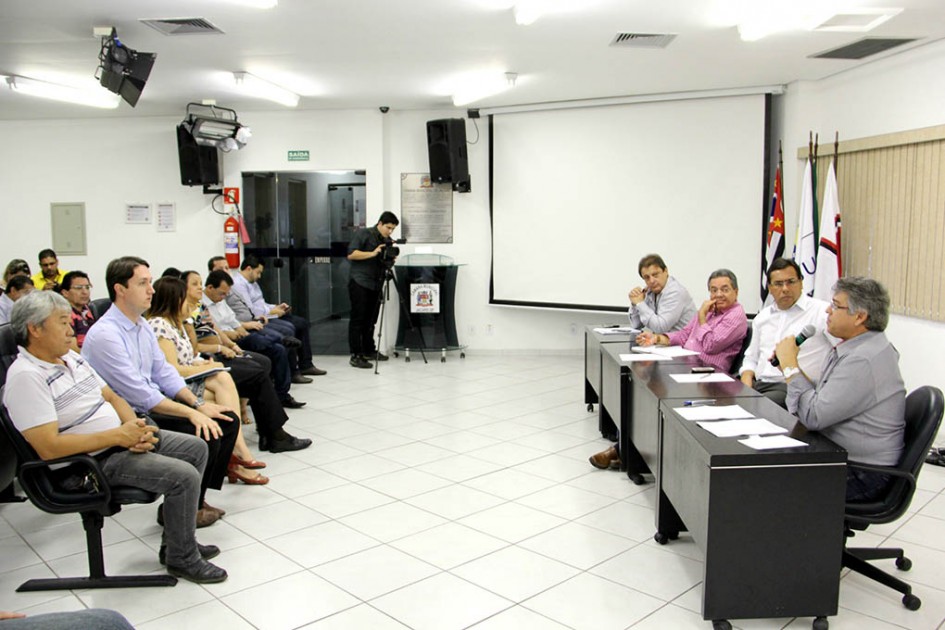 CPI das Santas Casas busca caminhos para Sistema Único de Saúde em Jacareí e região