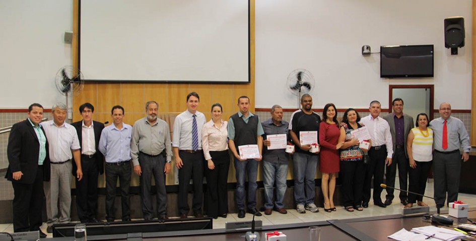 Doadores de sangue de Jacareí recebem homenagem solene na Câmara