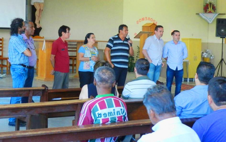 Vereadores participam de encontro sobre regularização com moradores do 1º de Maio