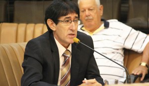 José Francisco pede serviços de manutenção em vias públicas do Campo Grande