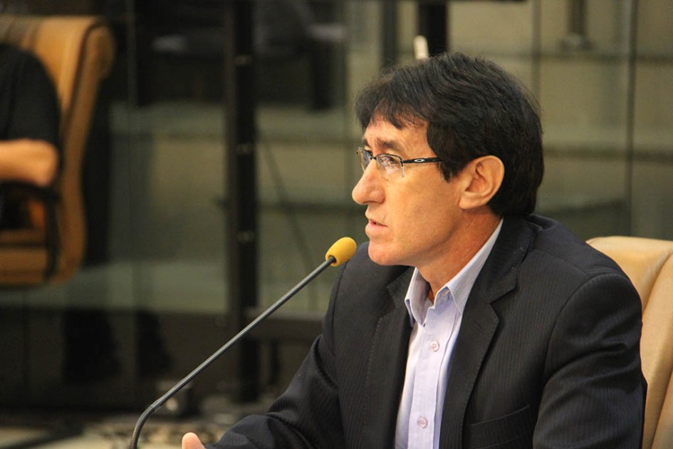José Francisco solicita benfeitorias para as regiões leste e norte da cidade