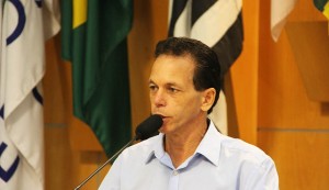 Paulinho indica limpeza de áreas públicas no Nova Esperança e Bandeira Branca I