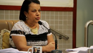 Ana Lino questiona andamento das apurações de denúncias sobre Santa Casa de Jacareí