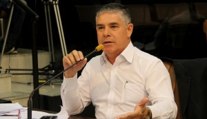 Fernando Ramos pede intervenção estadual a fim de ampliar o tratamento de câncer em Jacareí