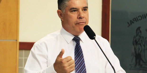 Fernando questiona falta de reumatologistas na rede de saúde pública em Jacareí