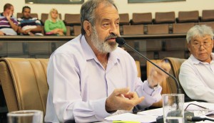 Valmir questiona retirada do atendimento pediátrico 24 horas na UPA do Parque Meia Lua