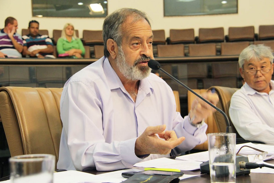 Valmir questiona retirada do atendimento pediátrico 24 horas na UPA do Parque Meia Lua