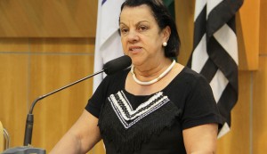 Ana Lino pede melhorias no Jardim Esper e Santa Maria