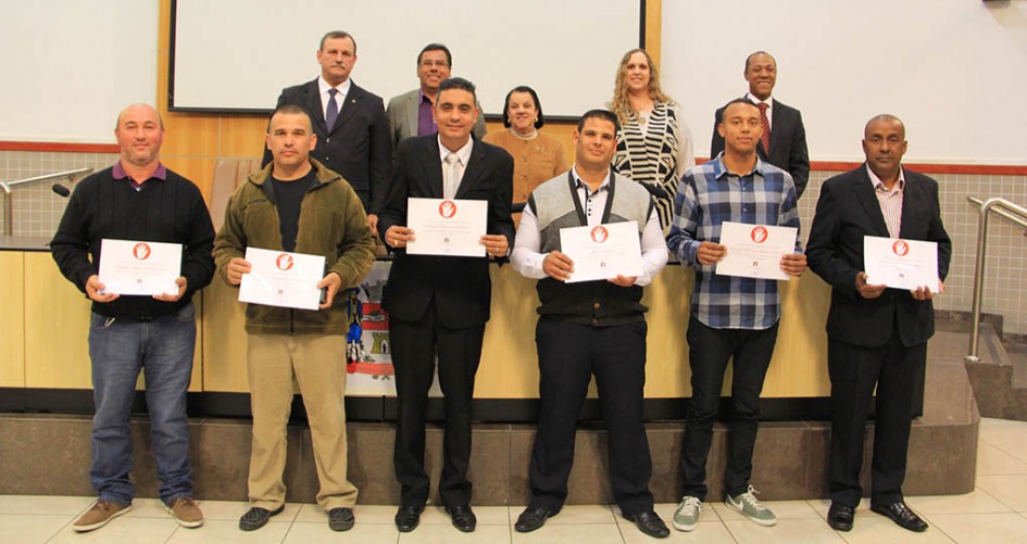 Câmara Municipal presta homenagem a pessoas que superaram a dependência química