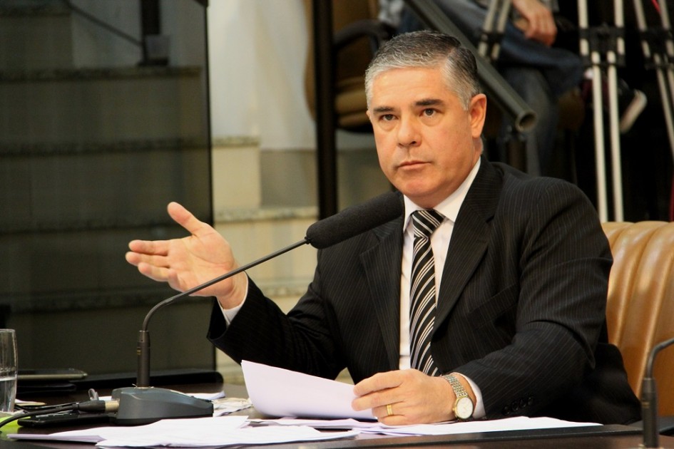 Fernando quer liberação de pedágio e fiscalização de limpeza urbana