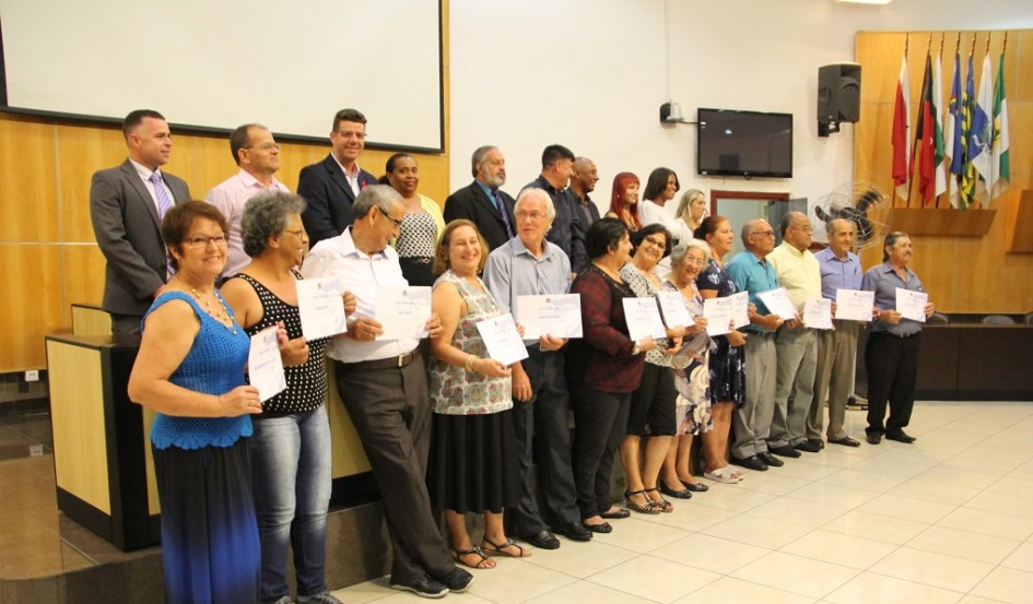 Vereadores da Melhor Idade tomam posse em solenidade na Câmara