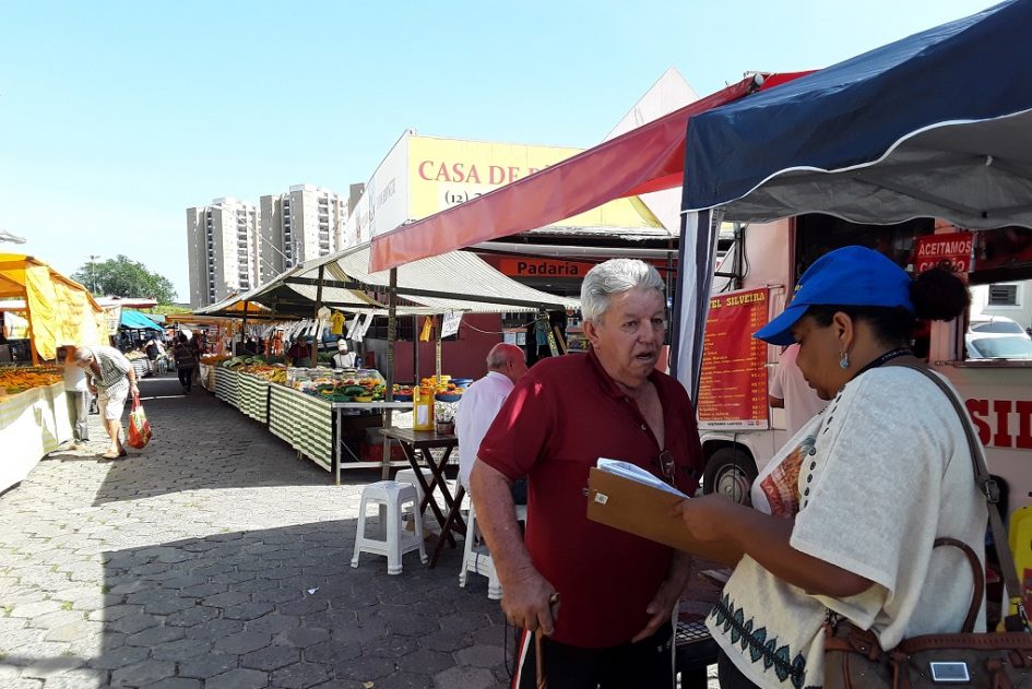 Consumidores aceitam substituição de sacolas plásticas por outras reutilizáveis ou biodegradáveis, diz pesquisa