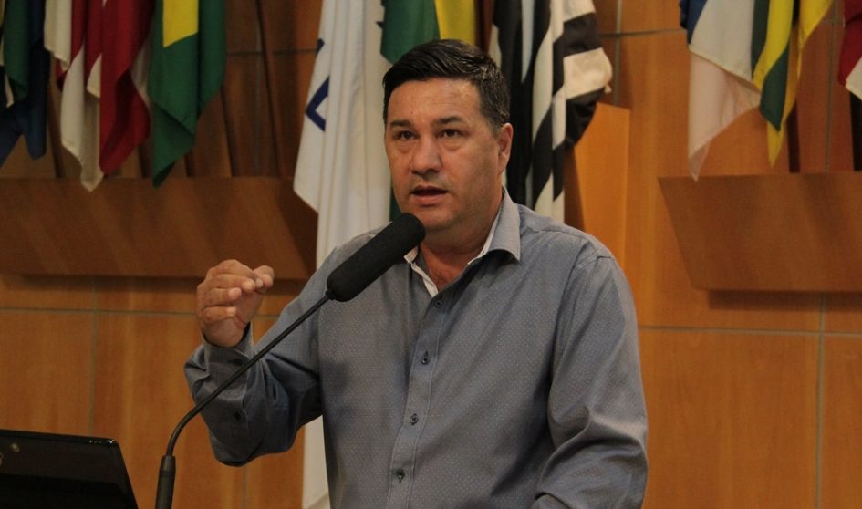 Aderbal Sodré requisita ao prefeito benfeitorias para o Cidade Salvador