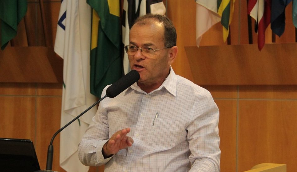 Juarez pede troca de postes no Jardim das Indústrias e rondas ostensivas no Villa Branca