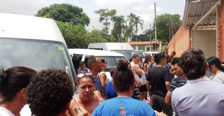 Aderbal quer melhorar fluxo de pedestres em frente à EMEF Barão de Jacareí