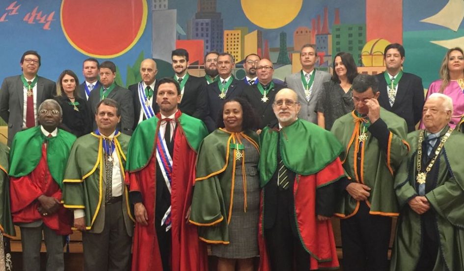 Lucimar recebe título de comendadora da Sociedade Brasileira de Heráldica e Humanística
