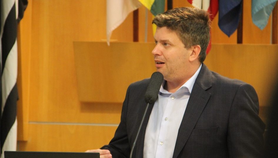 Rodrigo demanda serviços de benfeitorias para o Parque Califórnia e outros bairros