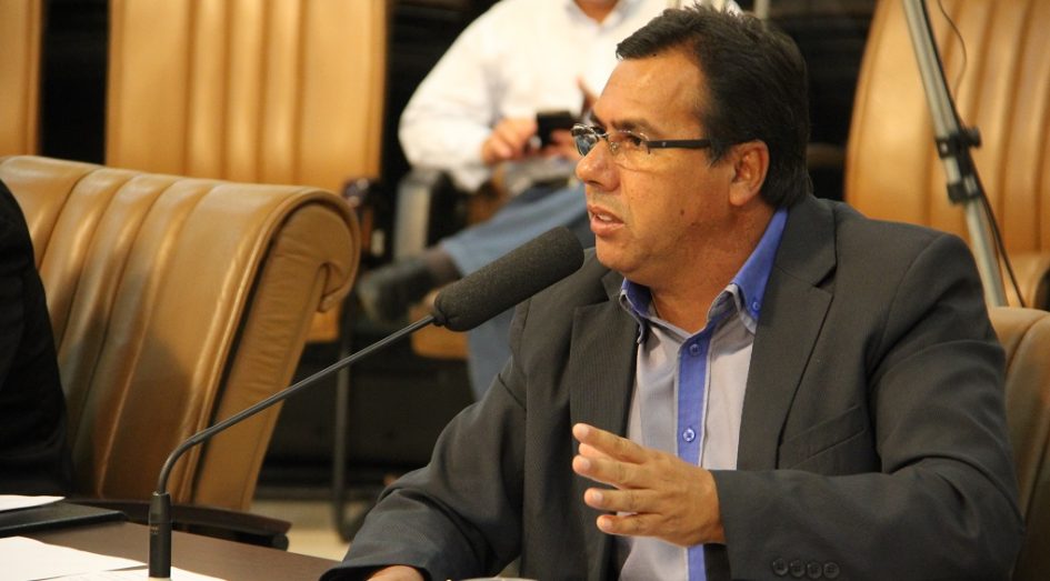 Arildo questiona prefeito sobre ambulância para atendimento aos moradores da Vila Garcia