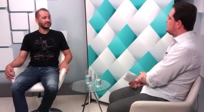 TV Câmara apresenta trajetória do cantor valeparaibano Fabiano Júnior