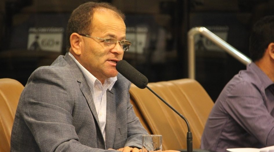 Juarez indica serviços de manutenção no CRAS Norte e no CEU do Parque Meia Lua