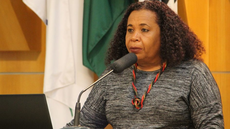 Lucimar pede respostas em relação às falhas em fornecimento de água no Cidade Salvador