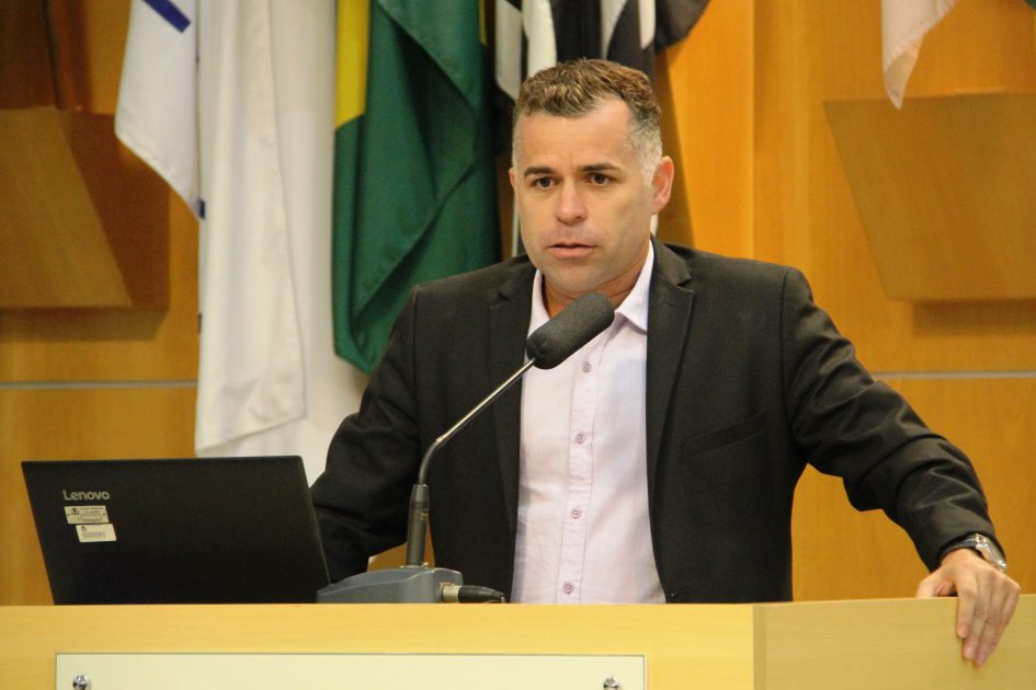 Luís Flávio pede transparência nas informações de obra na Malek Assad