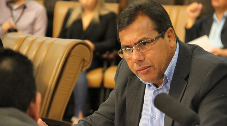 Arildo pede empenho de deputado Luiz Teixeira para construção de passarela na Geraldo Scavone