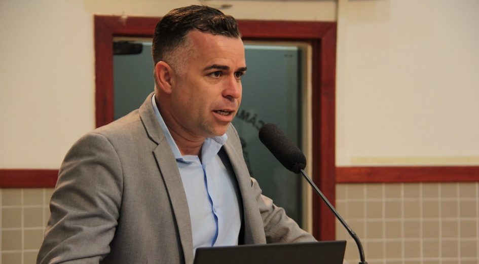 Luís Flávio questiona prefeito sobre funcionamento de bases e ambulâncias do SAMU em Jacareí