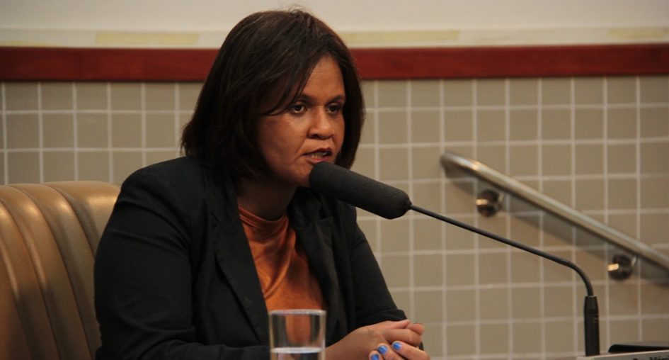 Márcia Santos questiona contrato entre Prefeitura e SPDM para gestão do SIM em Jacareí