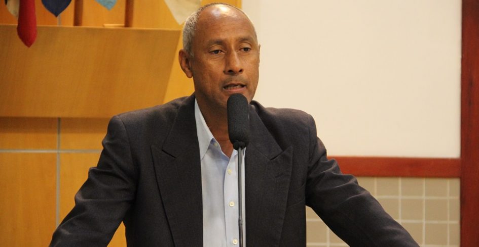 Paulinho dos Condutores busca solução para falta de energia no Campo Grande