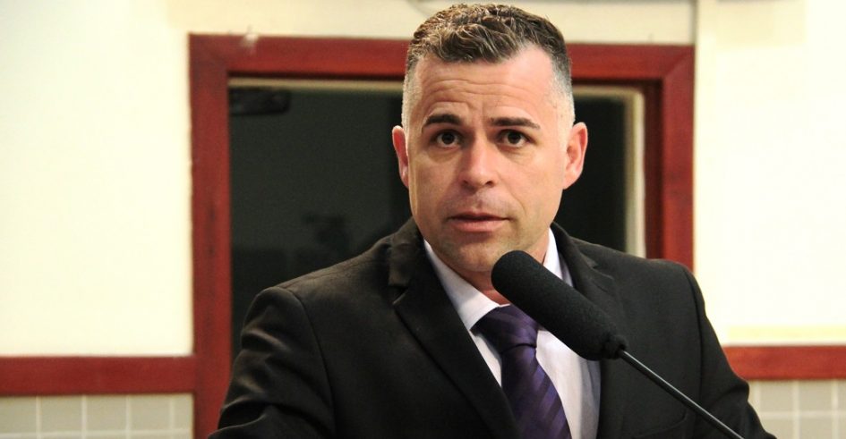 Luís Flávio cobra respostas da prefeitura em relação à diminuição de ofertas de cursos profissionalizantes