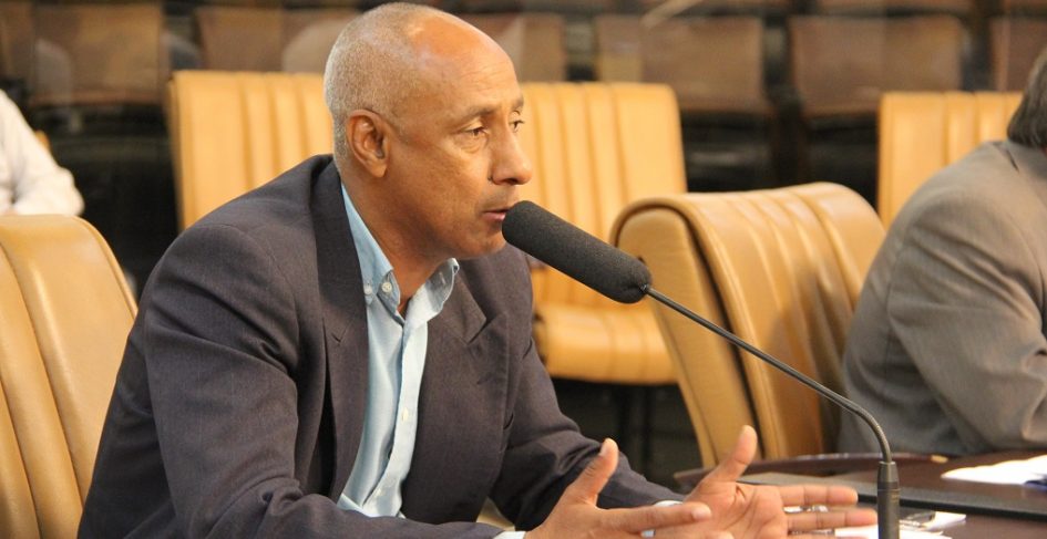 Paulinho dos Condutores questiona itinerário de ônibus da Pássaro Marron