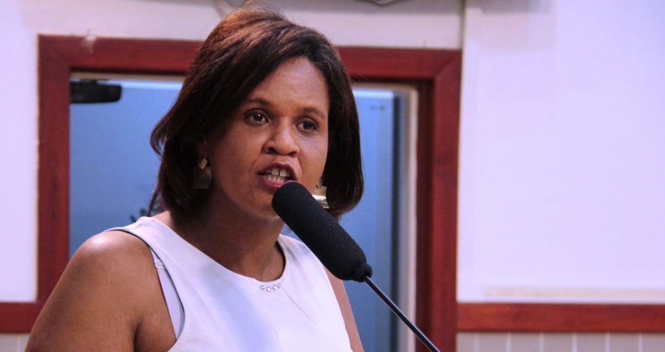 Márcia propõe medidas para facilitar a vida de munícipes nas áreas de saúde e educação