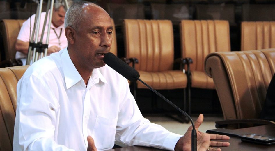 Paulinho dos Condutores cobra respostas da JTU sobre trabalho de jovens aprendizes