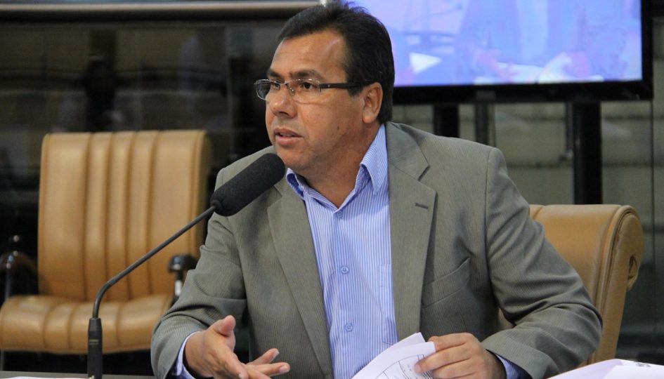 Arildo pede serviços de manutenção no Parque Santo Antônio 