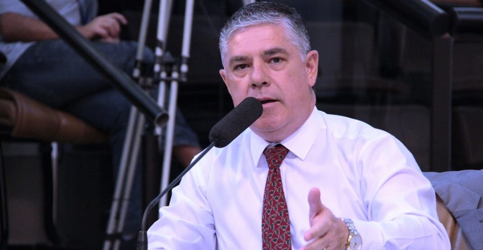 Fernando da Ótica questiona prefeitura sobre obras do SAAE no Jardim Emília